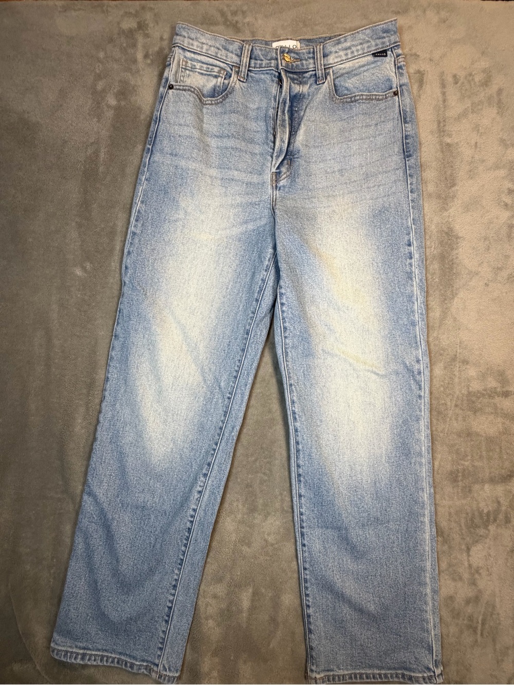 Cello Women’s Light Wash Straight Leg Jeans